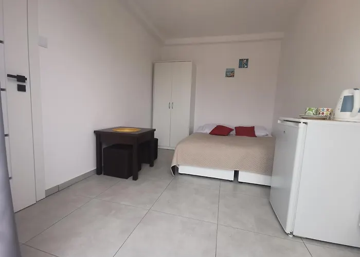 Pensjonat Avangarda - Gościnne 3*