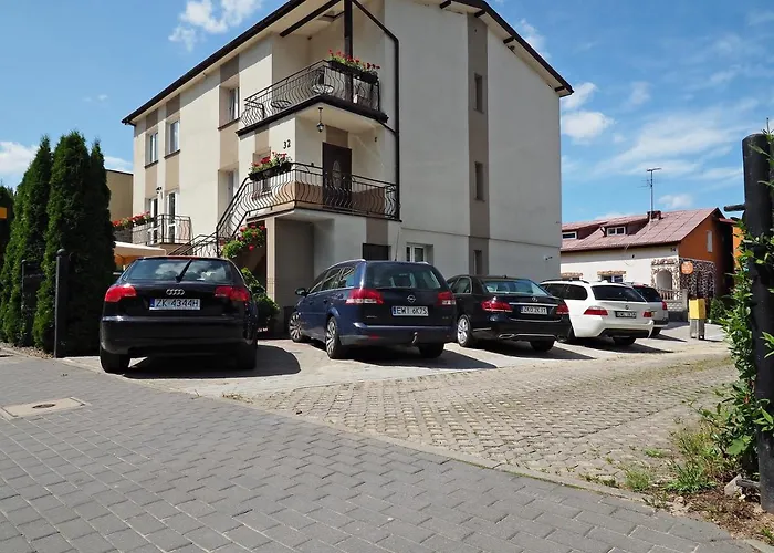 Pensjonat Avangarda - Gościnne 3*